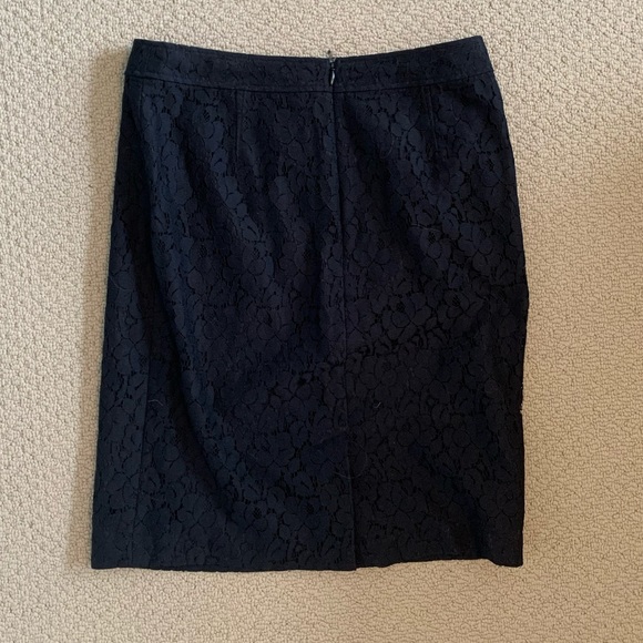 Black lace pencil skirt - Picture 3 of 3